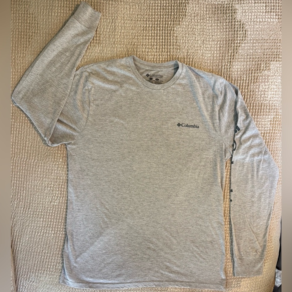 Columbia Men’s Gray Long Sleeve Logo Shirt Size L Outdoor Hiking Tee